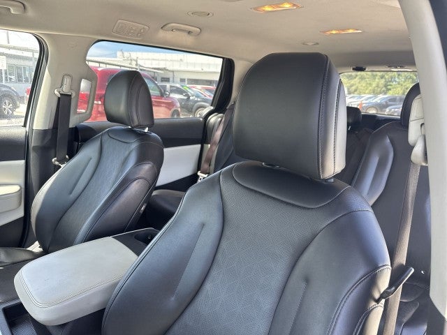 2023 Kia Carnival LX