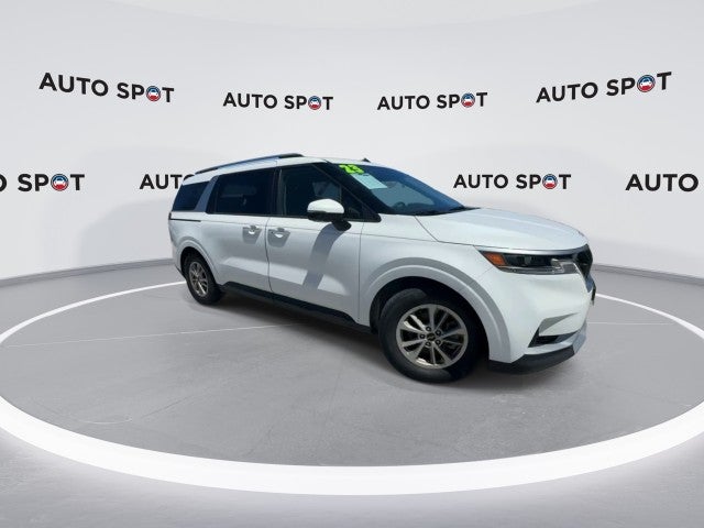 2023 Kia Carnival LX