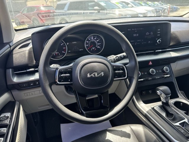 2023 Kia Carnival LX