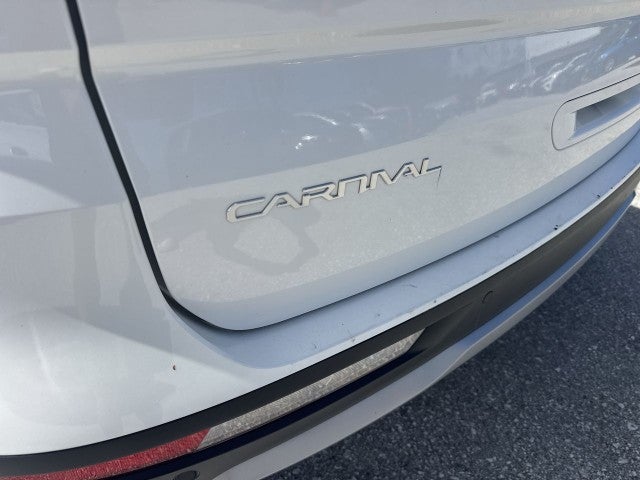 2023 Kia Carnival LX