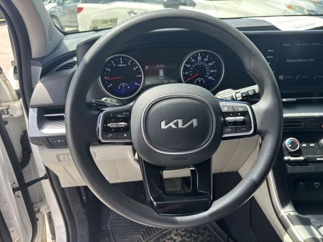 2023 Kia Carnival LX