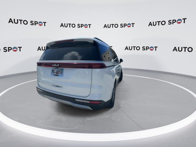2023 Kia Carnival LX