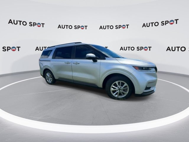2023 Kia Carnival LX