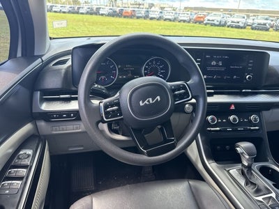 2023 Kia Carnival LX